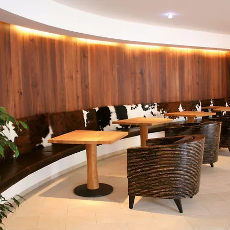 מלון Familienresort Buchau 4*