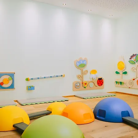 מלון Familienresort Buchau 4*