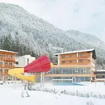 ホテル Familienresort Buchau 4*